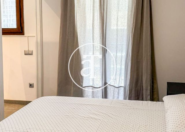 Appartement à louer temporairement avec 2 chambres et 1 salle de bain à Barceloneta 5