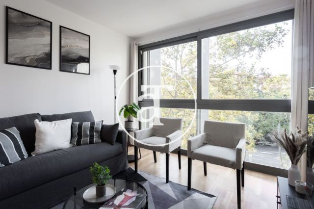 Monthly rental apartment with 2 bedrooms and 2 bathrooms in Sant Martí 3