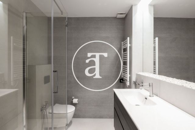 Appartement de location mensuelle de 2 chambres et 2 salles de bain à Ciutat Vella 19