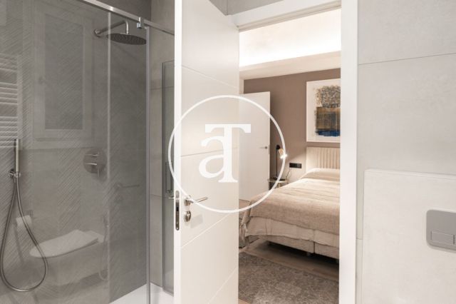 Appartement de location mensuelle de 2 chambres et 2 salles de bain à Ciutat Vella 30