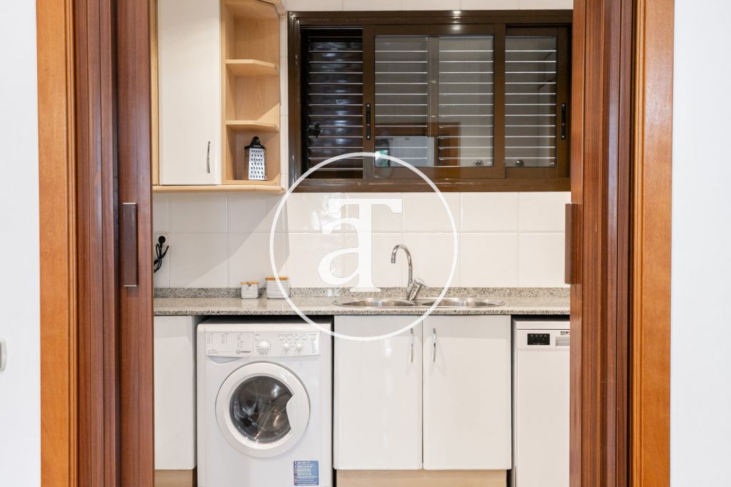 Dúplex de alquiler temporal de 2 habitaciones y 1 baño en Les Corts 9