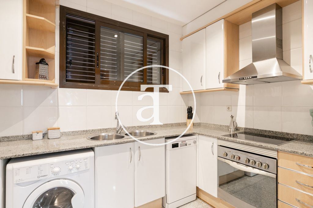 Dúplex de alquiler temporal de 2 habitaciones y 1 baño en Les Corts 11