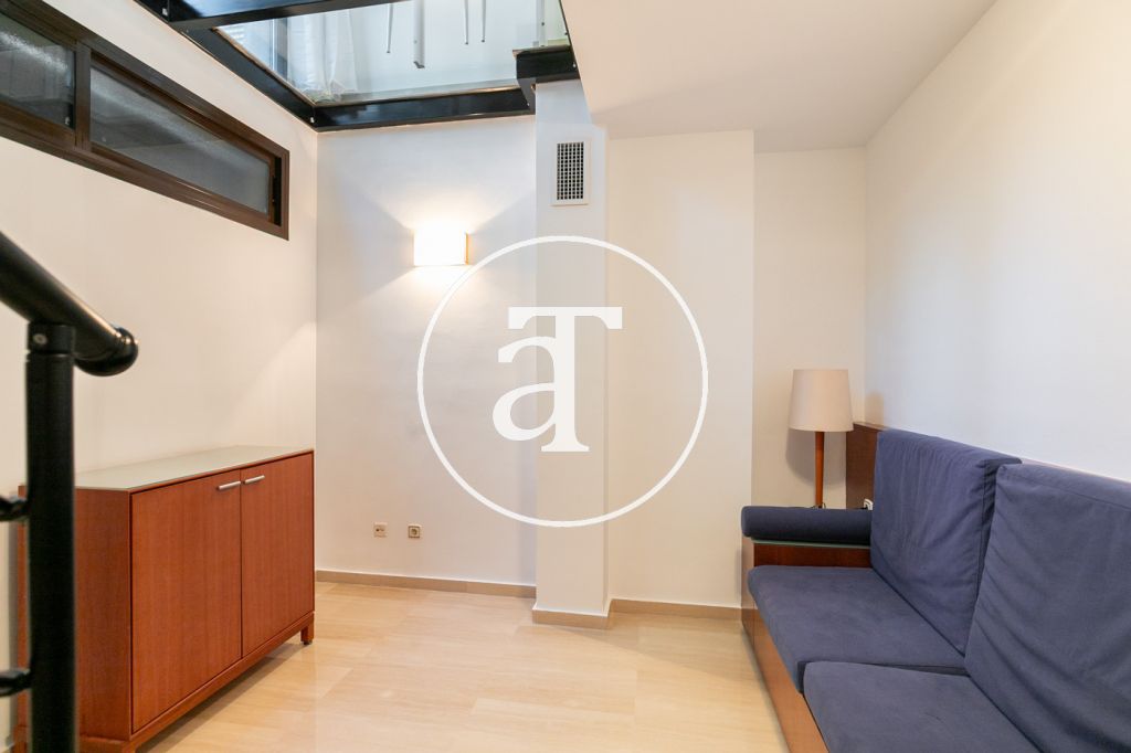 Dúplex de alquiler temporal de 2 habitaciones y 1 baño en Les Corts 25