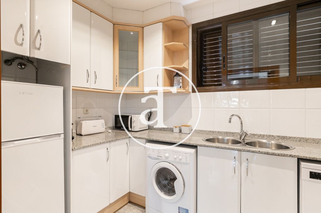 Dúplex de alquiler temporal de 2 habitaciones y 1 baño en Les Corts 10