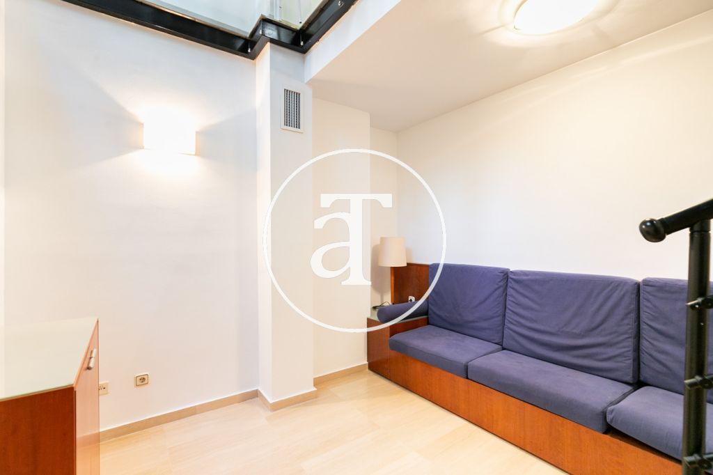 Dúplex de alquiler temporal de 2 habitaciones y 1 baño en Les Corts 26