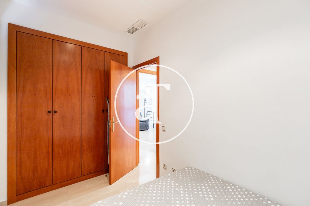Dúplex de alquiler temporal de 2 habitaciones y 1 baño en Les Corts 21