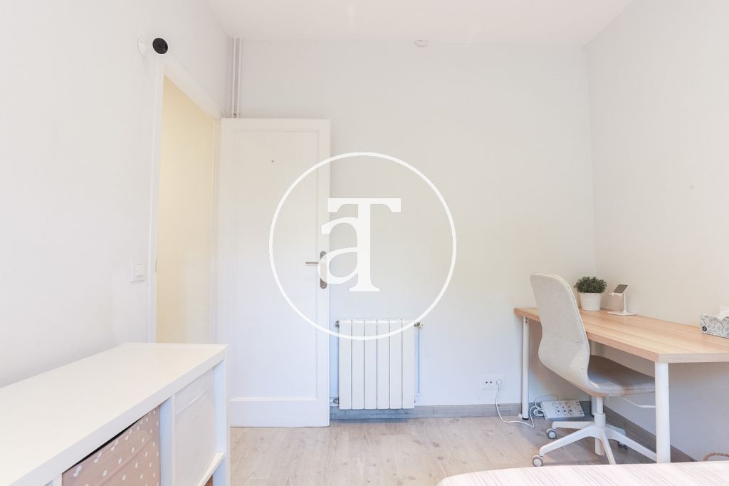 Appartement à louer temporairement, 3 chambres avec dressing, 1 salle de bain et WC dans le quartier de l'Eixample 22
