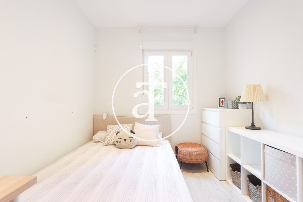 Appartement à louer temporairement, 3 chambres avec dressing, 1 salle de bain et WC dans le quartier de l'Eixample 24
