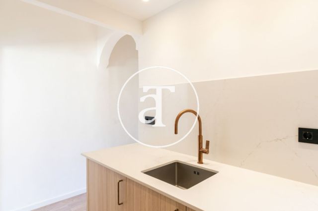 Monthly rental apartment with 2 bedrooms and 1 bathroom in La Barceloneta 10