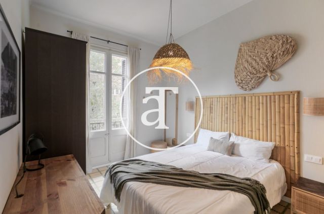 Appartement de location temporaire avec 2 suites, 2 salles de bain et balcon dans l’Eixample 21
