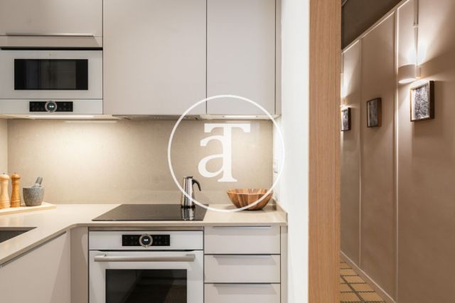 Appartement de location temporaire avec 2 suites, 2 salles de bain et balcon dans l’Eixample 15