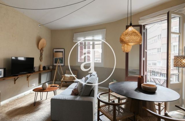 Appartement de location temporaire avec 2 suites, 2 salles de bain et balcon dans l’Eixample