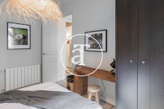 Appartement de location temporaire avec 2 suites, 2 salles de bain et balcon dans l’Eixample 25