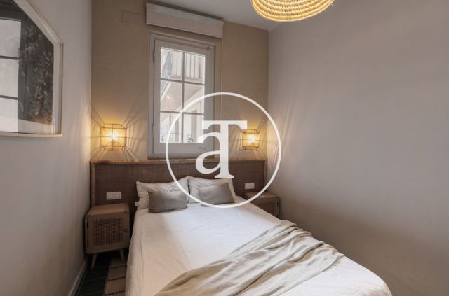 Appartement de location temporaire avec 2 suites, 2 salles de bain et balcon dans l’Eixample 28