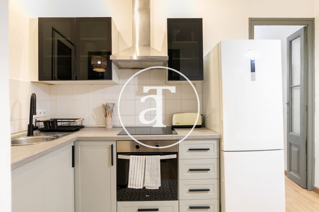 Appartement de location mensuelle avec 3 chambres, 1 salle de bain et balcon à Ciutat Vella 10