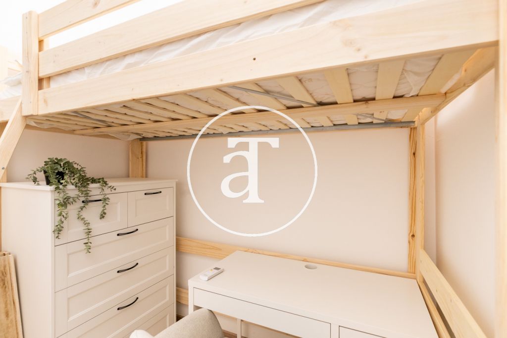 Appartement de location mensuelle avec 3 chambres, 1 salle de bain et balcon à Ciutat Vella 27