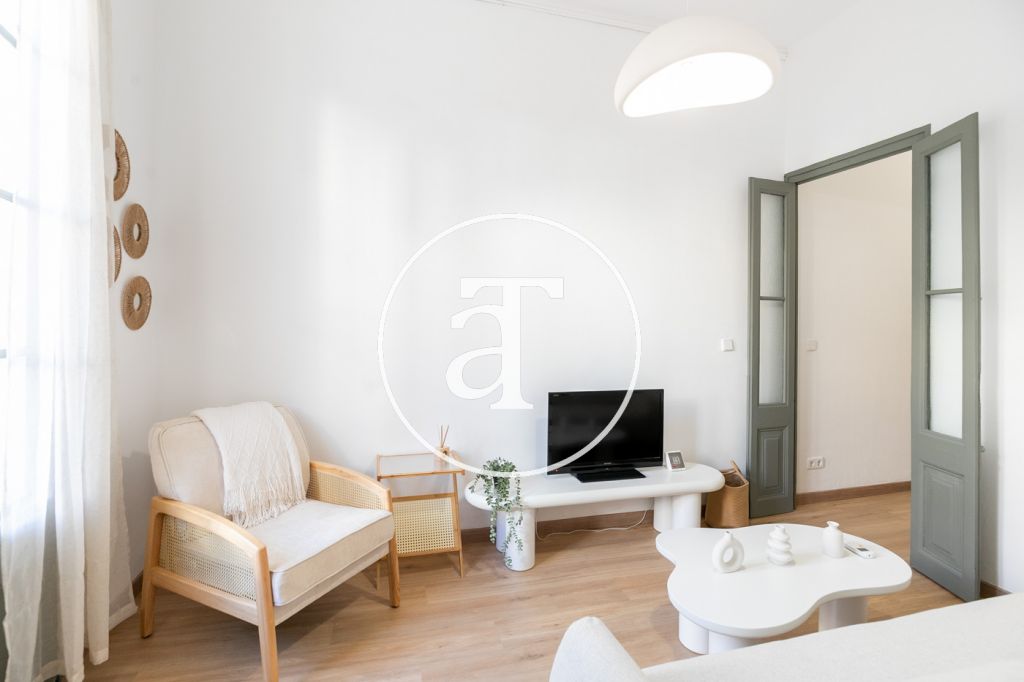 Appartement de location mensuelle avec 3 chambres, 1 salle de bain et balcon à Ciutat Vella 2