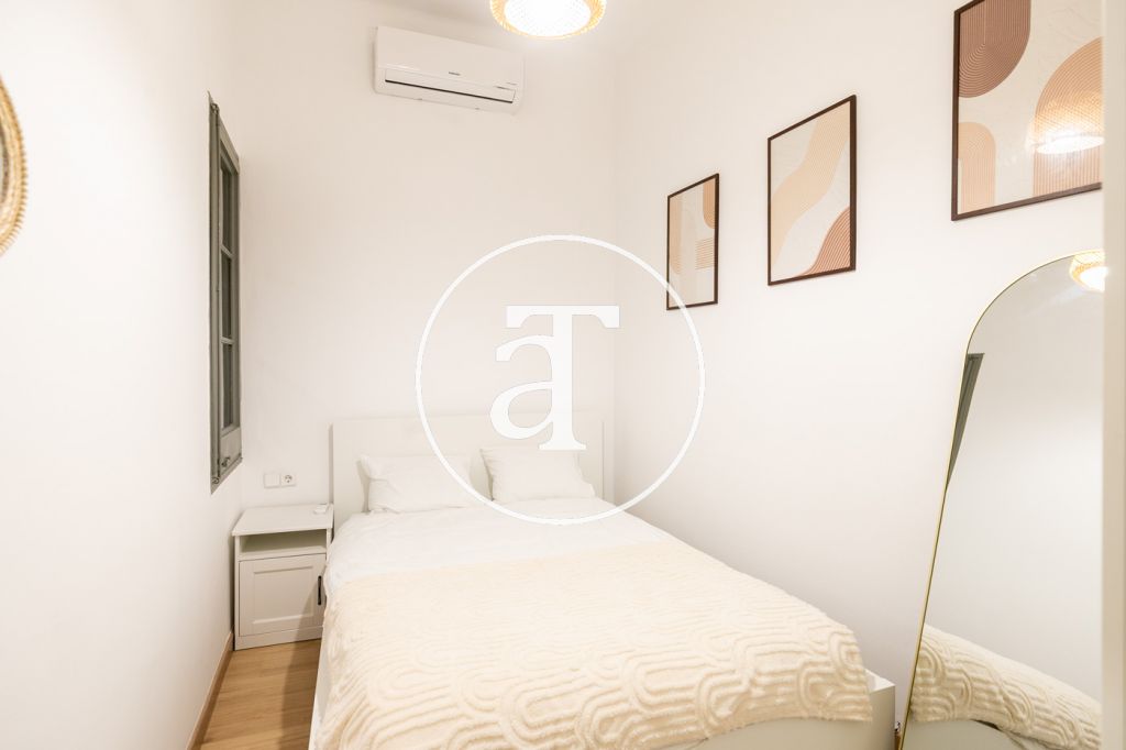 Appartement de location mensuelle avec 3 chambres, 1 salle de bain et balcon à Ciutat Vella 24