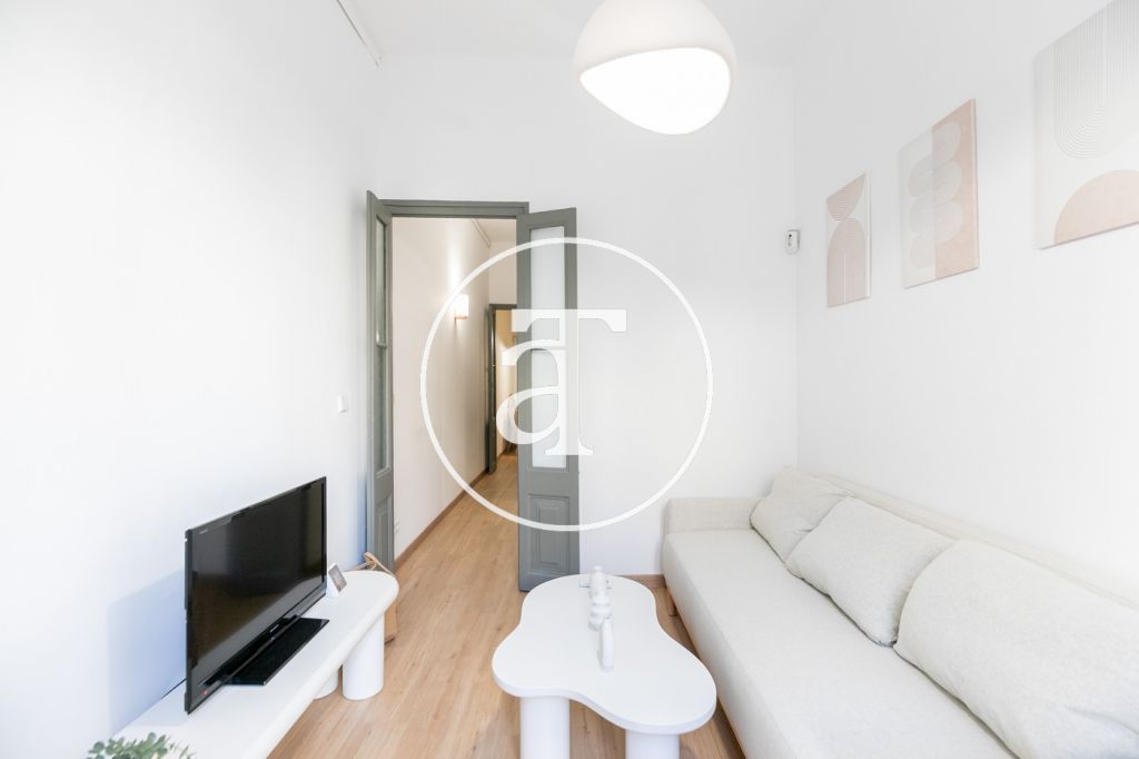 Appartement de location mensuelle avec 3 chambres, 1 salle de bain et balcon à Ciutat Vella 5