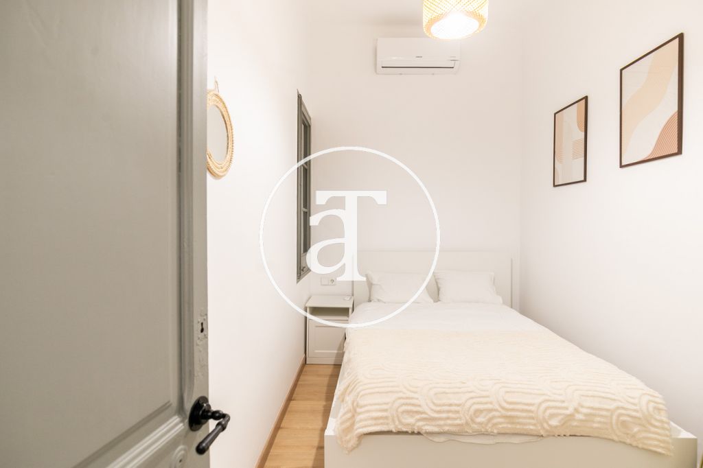 Appartement de location mensuelle avec 3 chambres, 1 salle de bain et balcon à Ciutat Vella 23