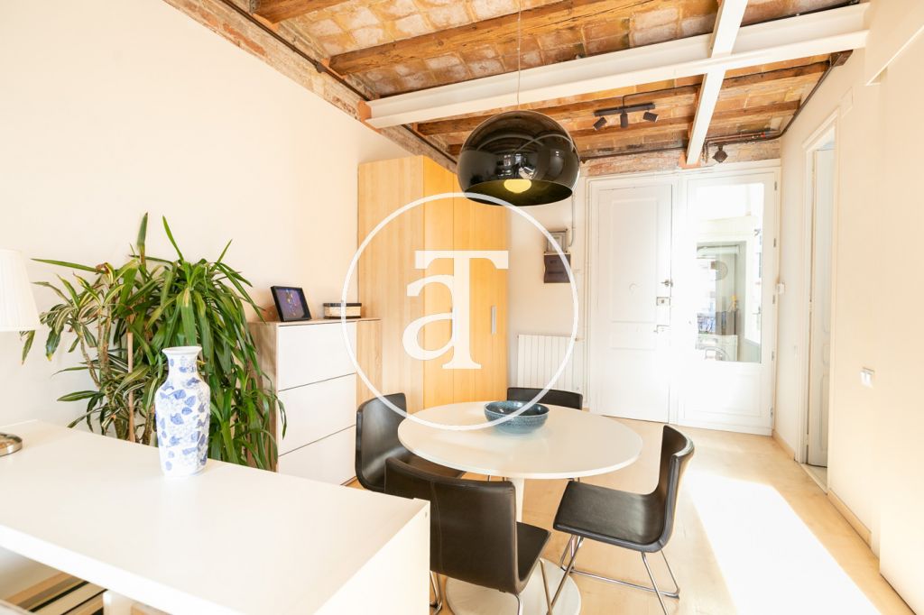 Piso de alquiler temporal de 1 habitación y 1 baño con balcón y vistas a Collserola en Sants 12