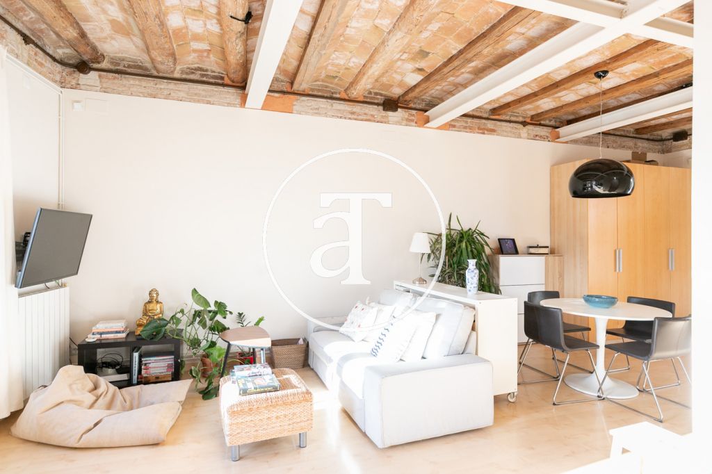 Piso de alquiler temporal de 1 habitación y 1 baño con balcón y vistas a Collserola en Sants 7
