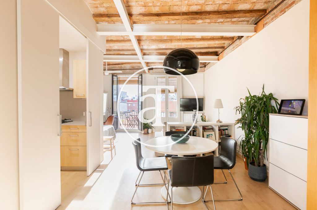 Piso de alquiler temporal de 1 habitación y 1 baño con balcón y vistas a Collserola en Sants 14
