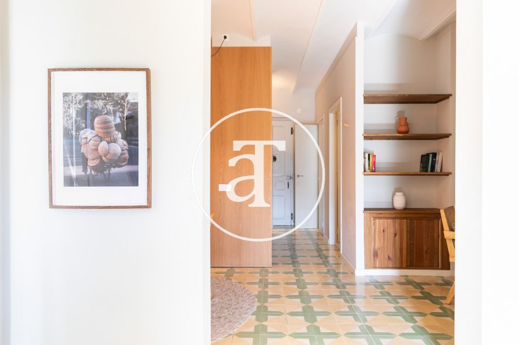 Appartement de location mensuelle avec 2 chambres, 2 salles de bain et balcon dans l’Eixample 15