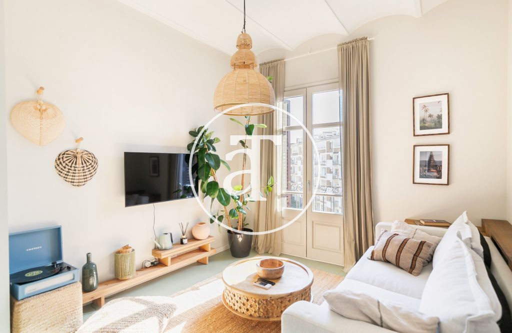 Appartement de location mensuelle avec 2 chambres, 2 salles de bain et balcon dans l’Eixample