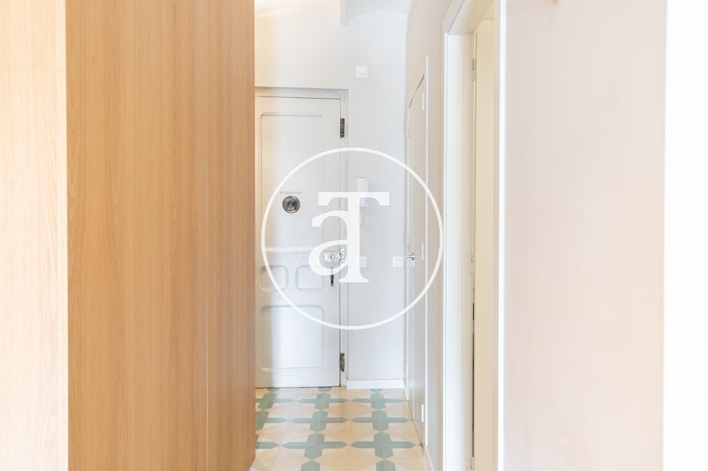 Appartement de location mensuelle avec 2 chambres, 2 salles de bain et balcon dans l’Eixample 9