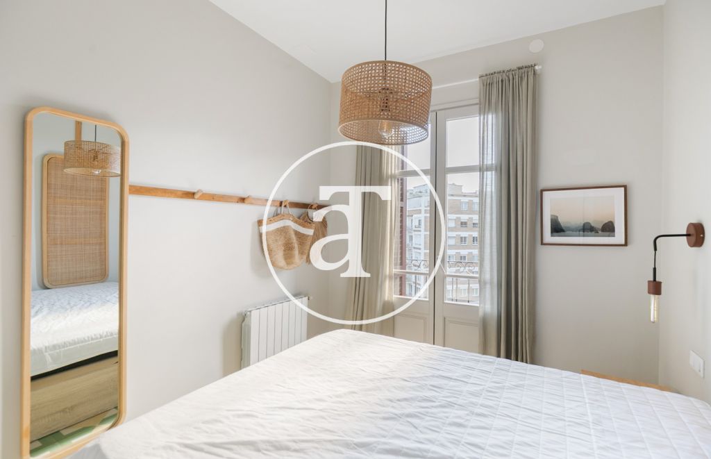 Appartement de location mensuelle avec 2 chambres, 2 salles de bain et balcon dans l’Eixample 27