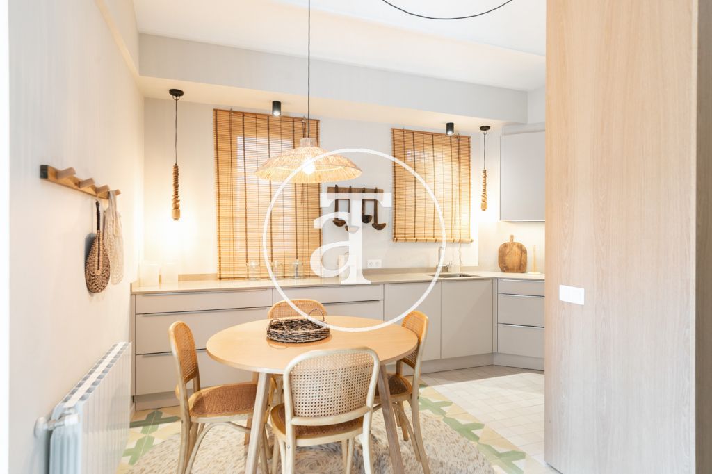Appartement de location mensuelle avec 2 chambres, 2 salles de bain et balcon dans l’Eixample 14