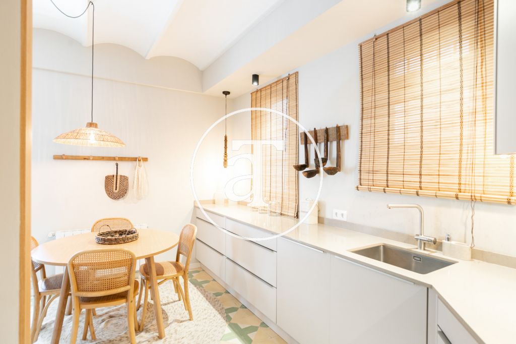 Appartement de location mensuelle avec 2 chambres, 2 salles de bain et balcon dans l’Eixample 10