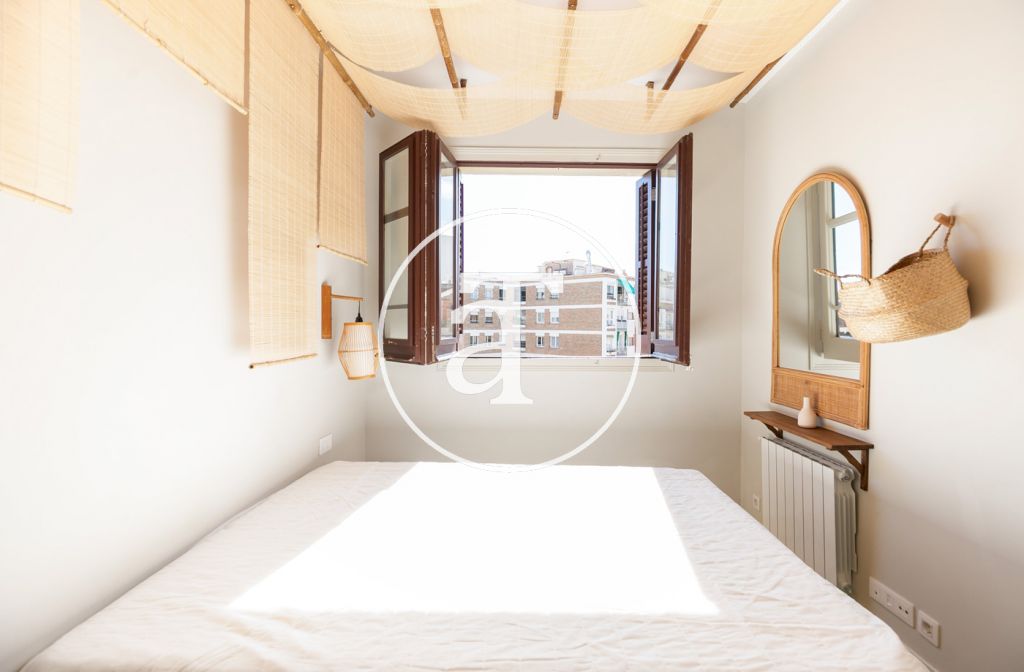 Appartement de location mensuelle avec 2 chambres, 2 salles de bain et balcon dans l’Eixample 21