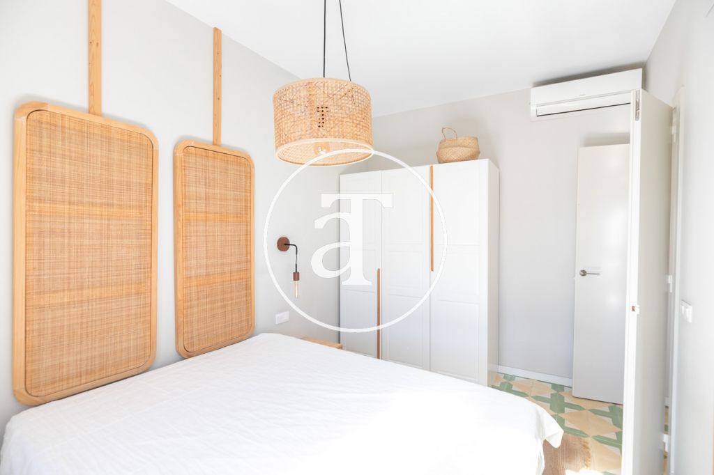 Appartement de location mensuelle avec 2 chambres, 2 salles de bain et balcon dans l’Eixample 24