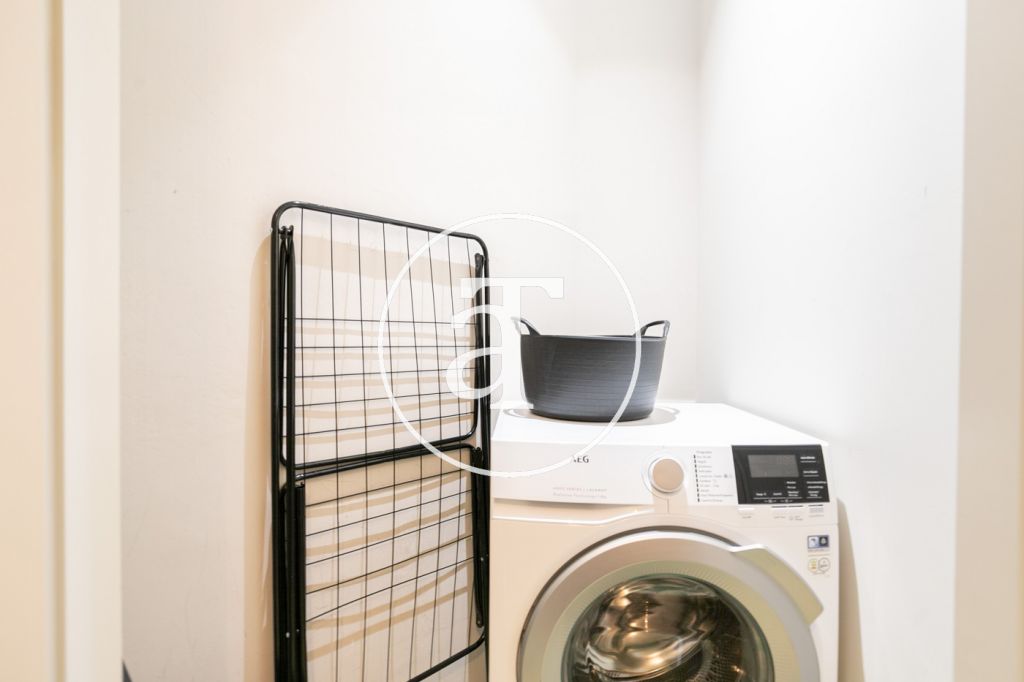 Appartement de location mensuelle avec 2 chambres, 2 salles de bain et balcon dans l’Eixample 31