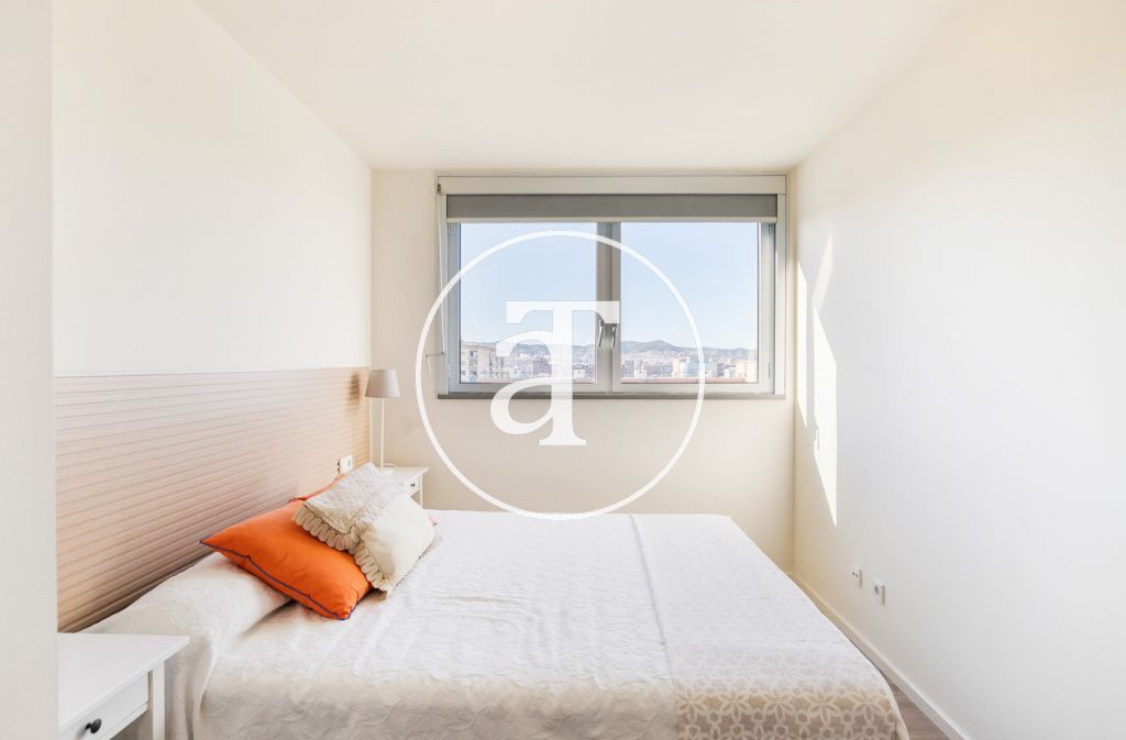 Appartement en location mensuelle avec 3 chambres, 2 salles de bain, terrasse et parking à Diagonal Mar 17