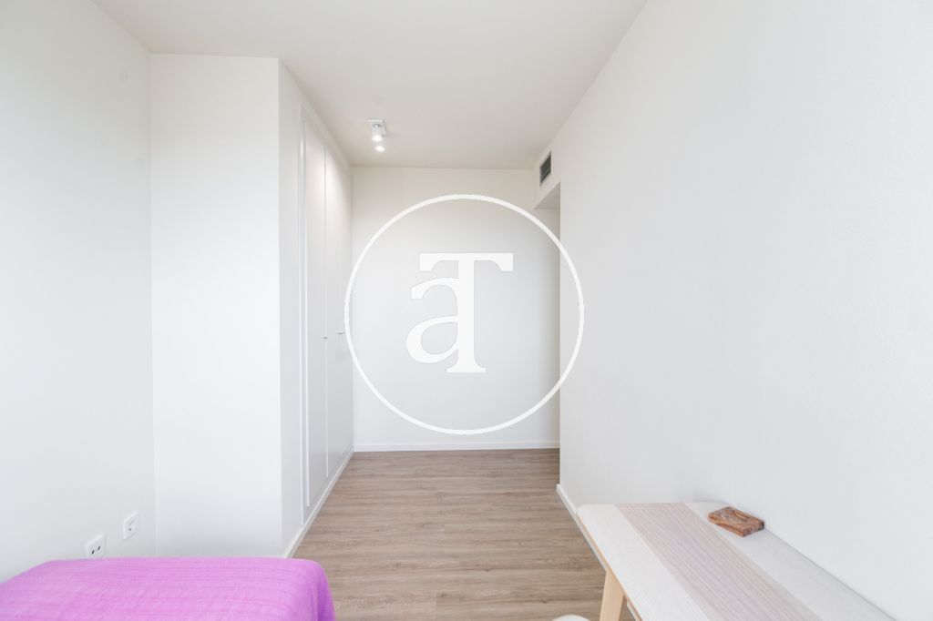 Appartement en location mensuelle avec 3 chambres, 2 salles de bain, terrasse et parking à Diagonal Mar 22