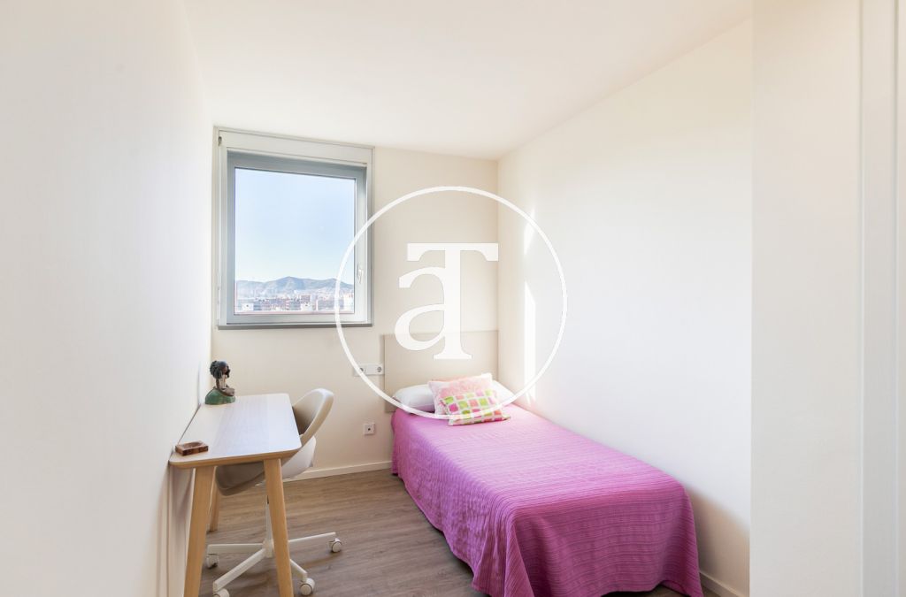 Appartement en location mensuelle avec 3 chambres, 2 salles de bain, terrasse et parking à Diagonal Mar 20