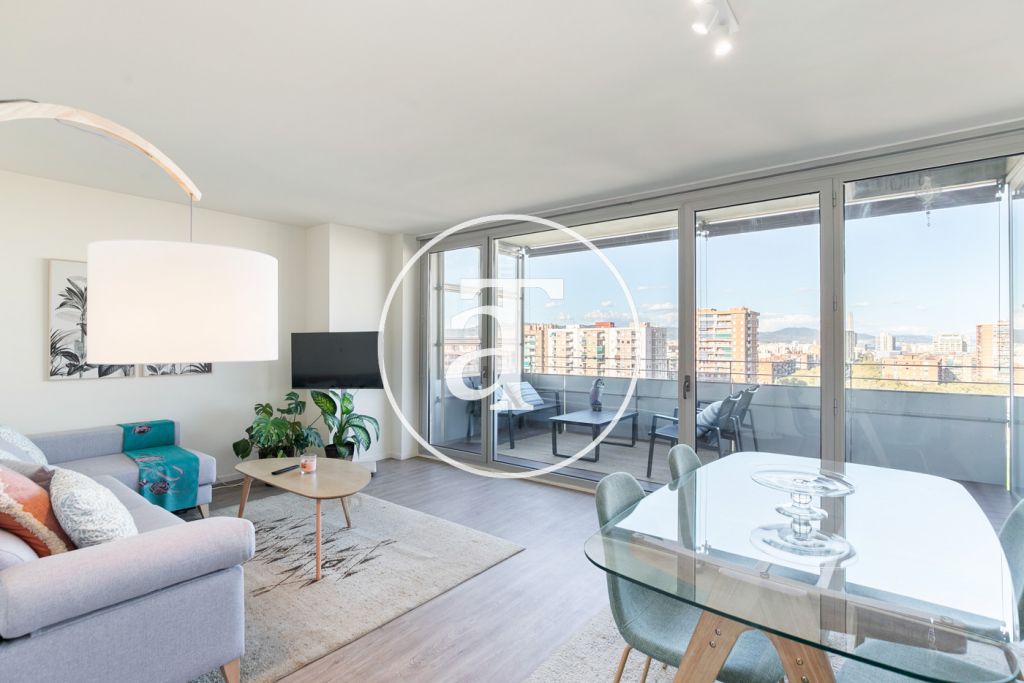 Appartement en location mensuelle avec 3 chambres, 2 salles de bain, terrasse et parking à Diagonal Mar