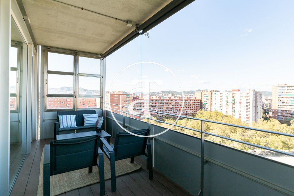 Appartement en location mensuelle avec 3 chambres, 2 salles de bain, terrasse et parking à Diagonal Mar 2