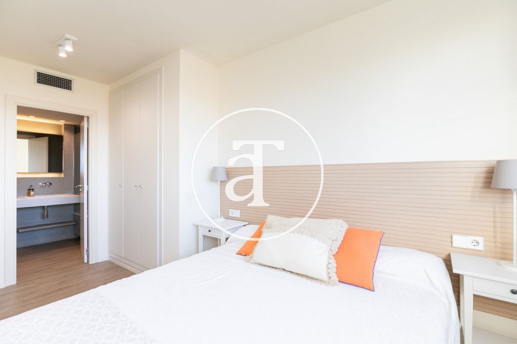 Appartement en location mensuelle avec 3 chambres, 2 salles de bain, terrasse et parking à Diagonal Mar 18