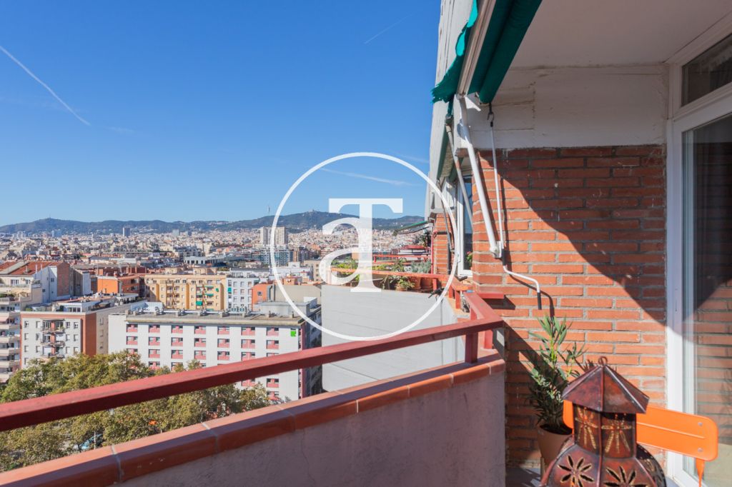 Duplex en location mensuelle avec 3 chambres, 2 salles de bain et 2 balcons avec vue à Sant Martí 7