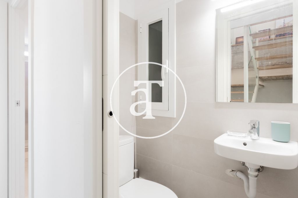 Duplex en location mensuelle avec 3 chambres, 2 salles de bain et 2 balcons avec vue à Sant Martí 34