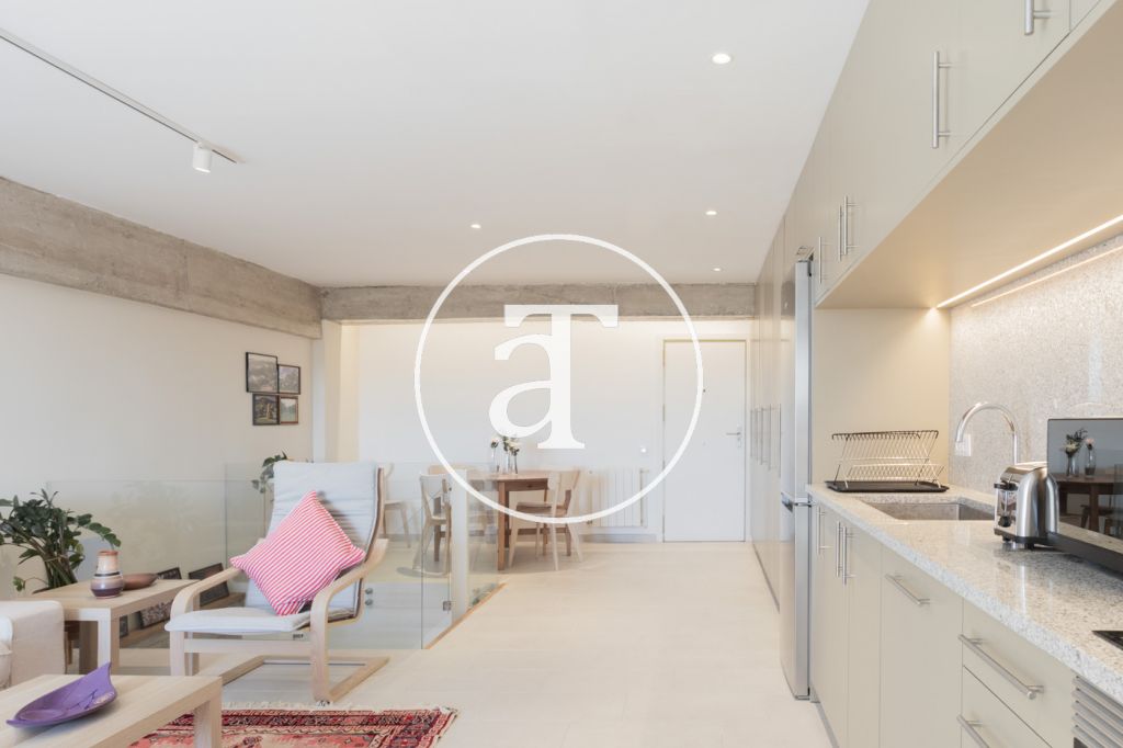 Duplex en location mensuelle avec 3 chambres, 2 salles de bain et 2 balcons avec vue à Sant Martí 9