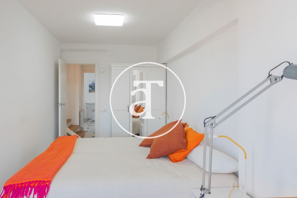 Duplex en location mensuelle avec 3 chambres, 2 salles de bain et 2 balcons avec vue à Sant Martí 28