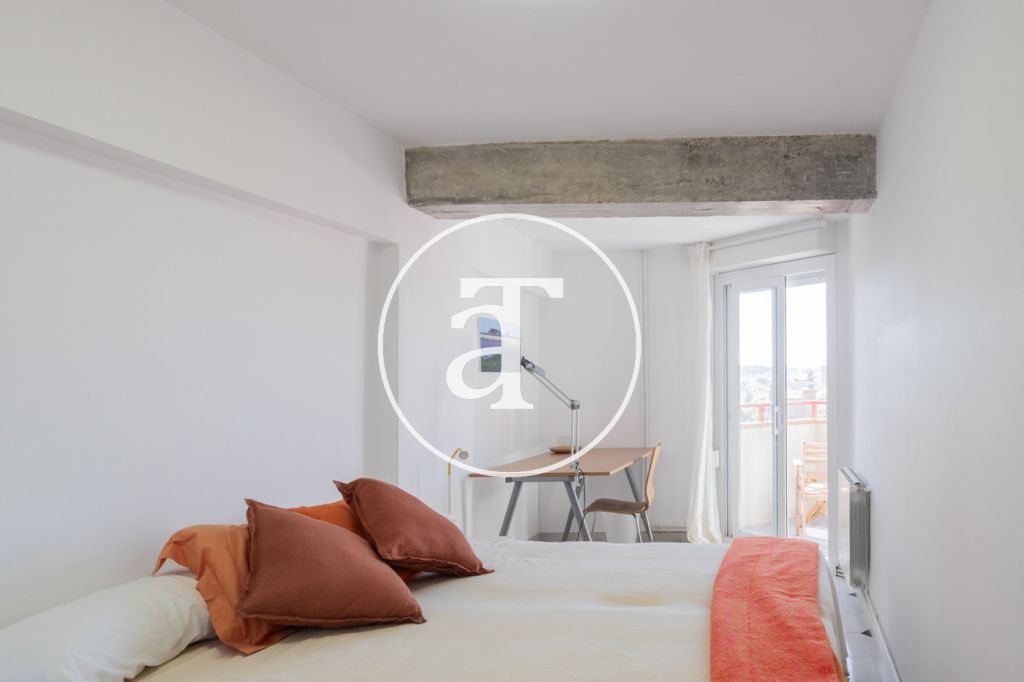 Duplex en location mensuelle avec 3 chambres, 2 salles de bain et 2 balcons avec vue à Sant Martí 29