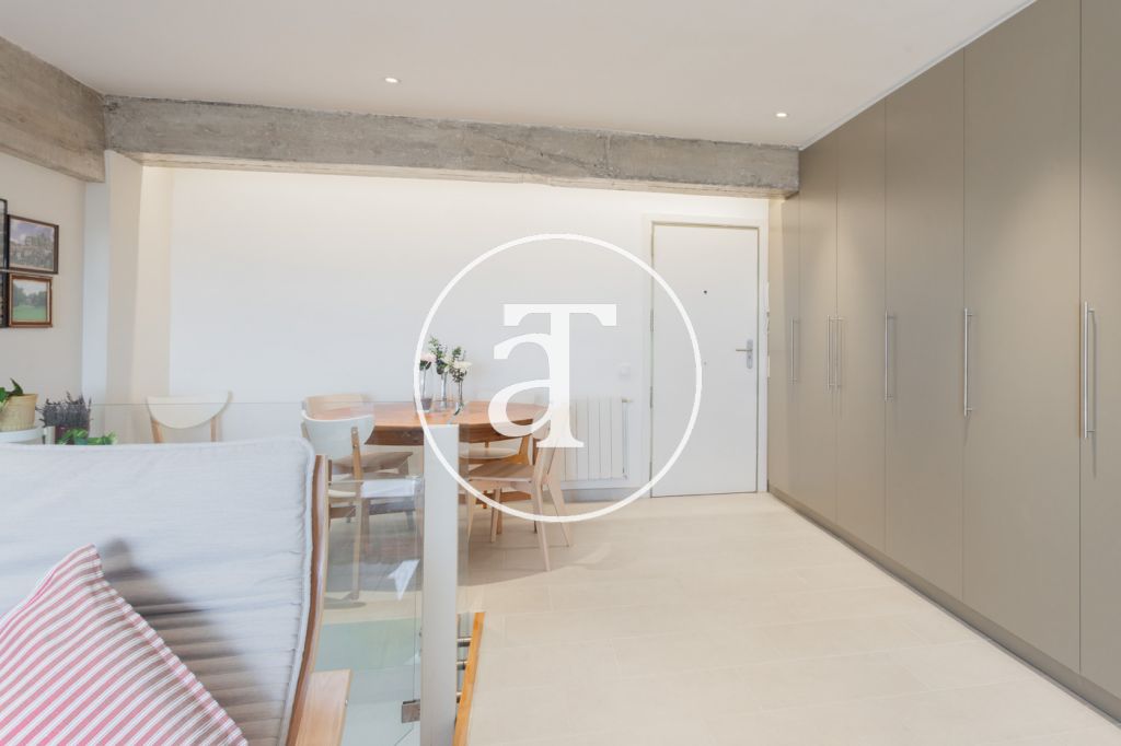 Duplex en location mensuelle avec 3 chambres, 2 salles de bain et 2 balcons avec vue à Sant Martí 14