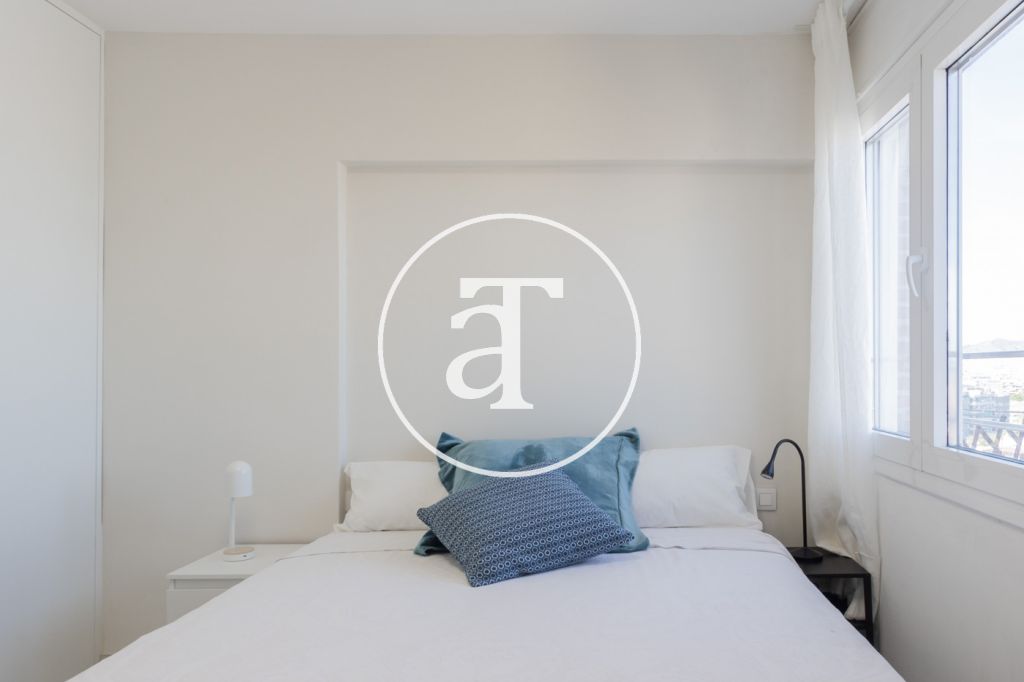 Duplex en location mensuelle avec 3 chambres, 2 salles de bain et 2 balcons avec vue à Sant Martí 40