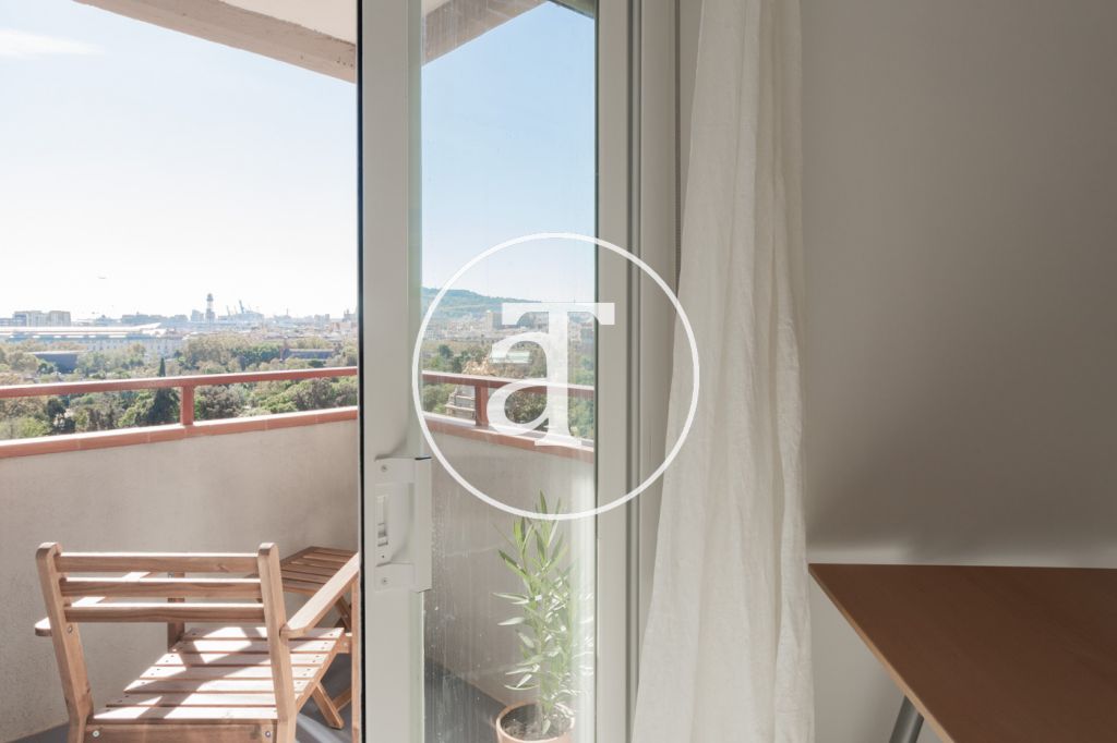 Duplex en location mensuelle avec 3 chambres, 2 salles de bain et 2 balcons avec vue à Sant Martí 26